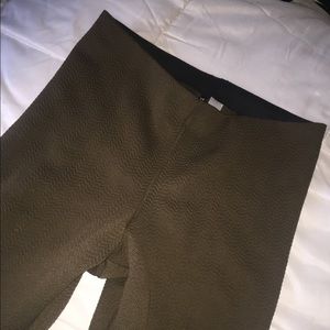 NEW| DIVIDED LEGGINGS
